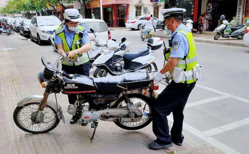 一台非法营运的"黑车"