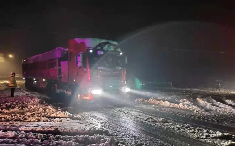 降雪导致路面结冰