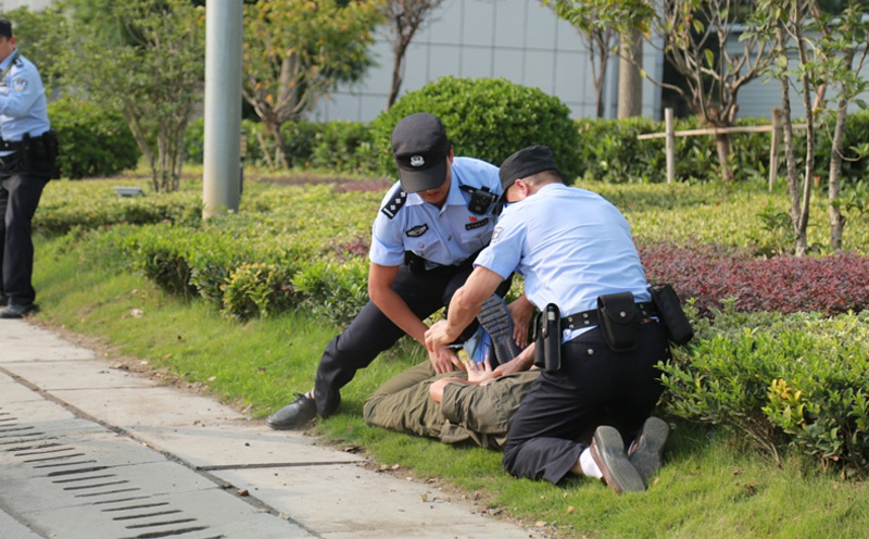 蓝某等47人被深圳福田警方抓获