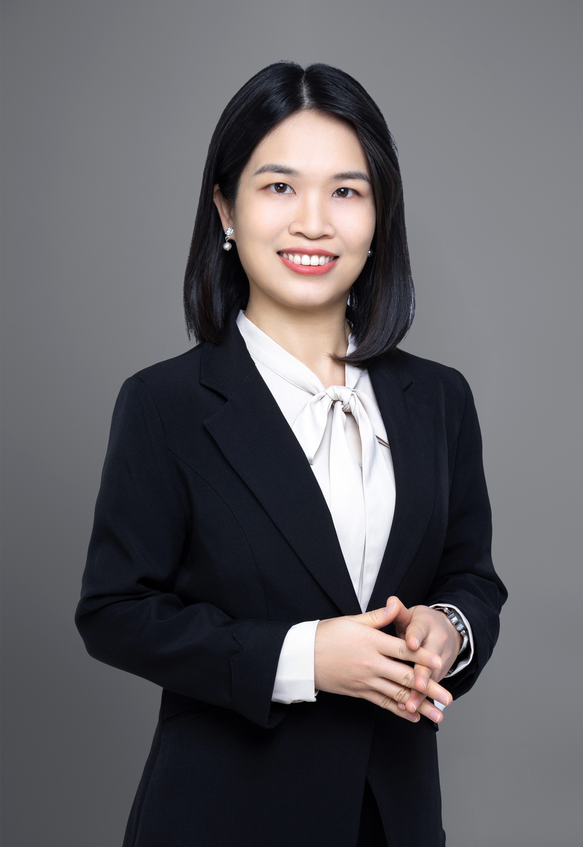 罗春律师